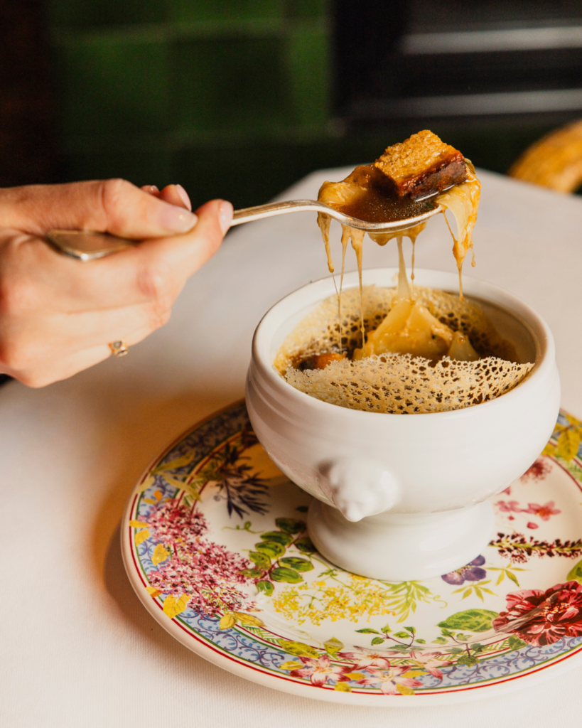 Une soupe à l'oignon d'exception à Paris au restaurant Eldorado Paris 17